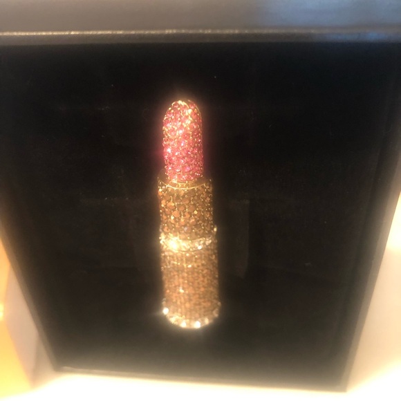 New Heidi Daus Lipstick Brooch with Genuine Swarovski Crystals - Picture 5 of 12